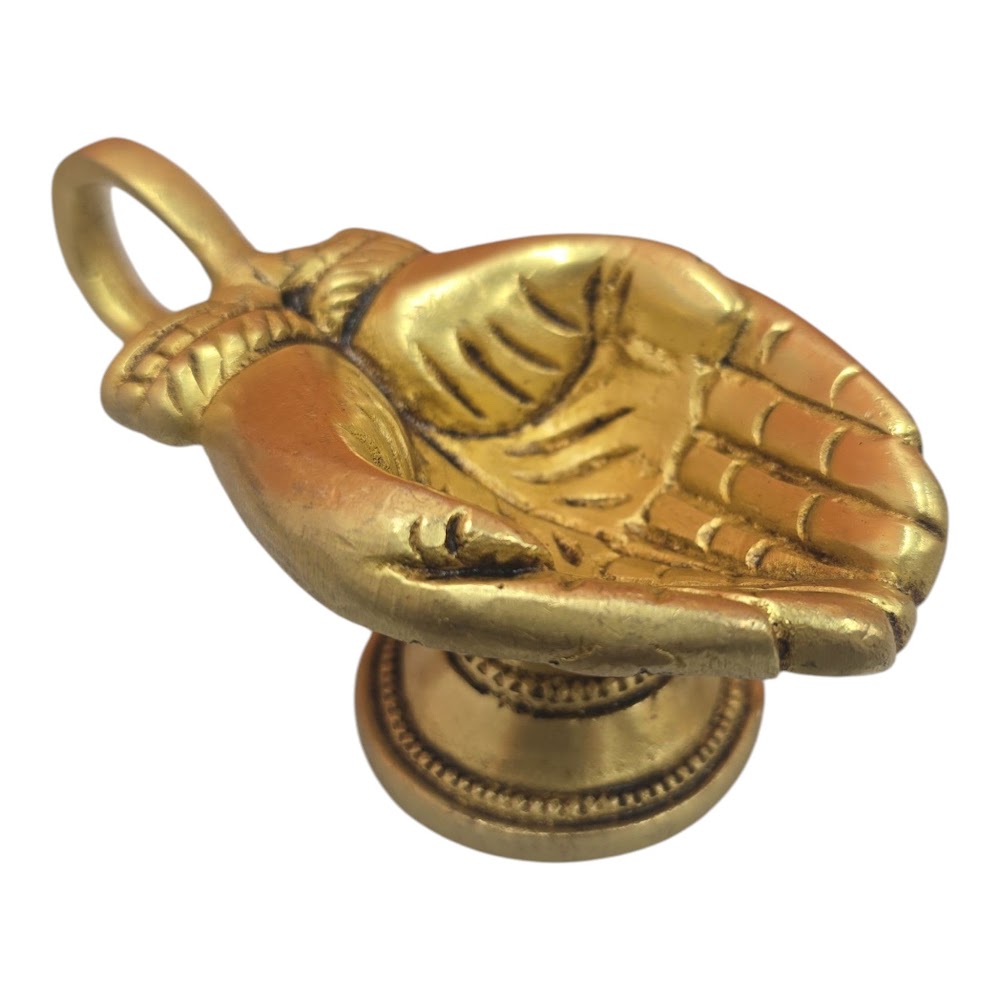 Hand Diya Vilaku – Traditional Pooja Lamp